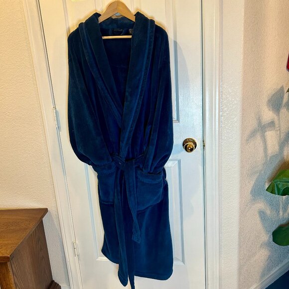 Men's Robe - Picture 1 of 7